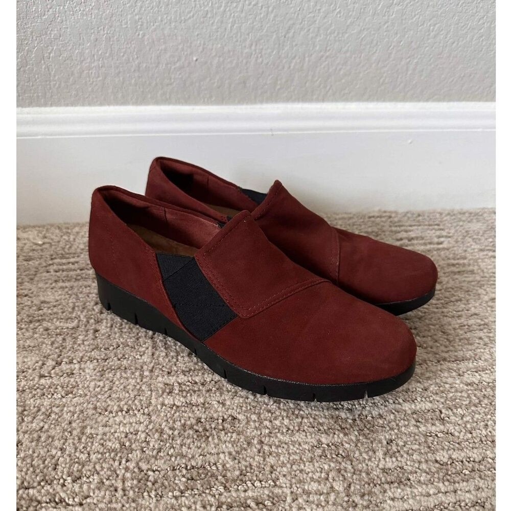 Clarks Artisan Daelyn Monarch Rust Burgundy Suede Loafers - 8